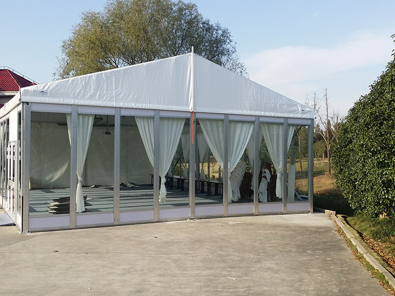 Why are more and more people choosing wedding tents?